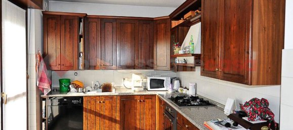 Casa de 4 habitaciónes en Castano Primo, Italy No. 135188 6