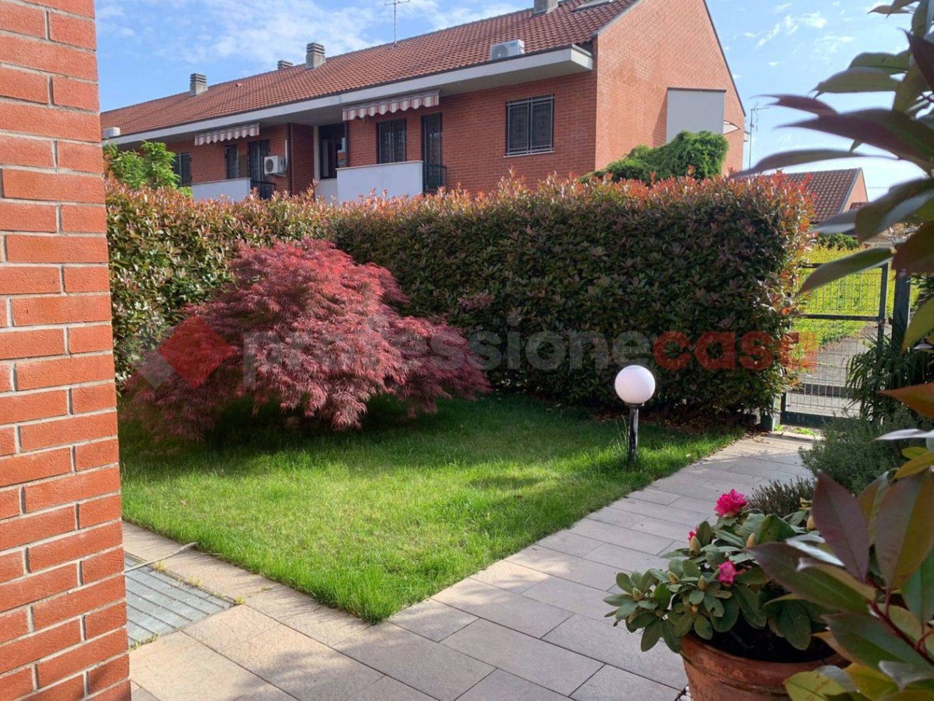 Casa de 4 habitaciónes en Castano Primo, Italy No. 135188