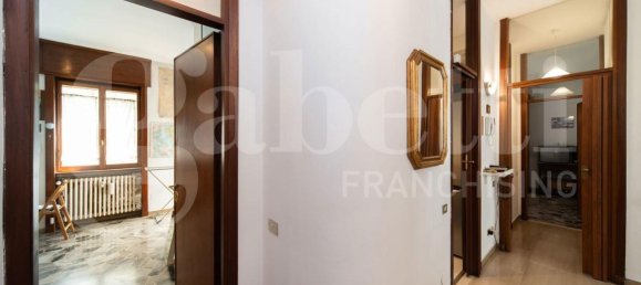 Apartamento de 3 divisões em Monza, Italy N.º 31731 10