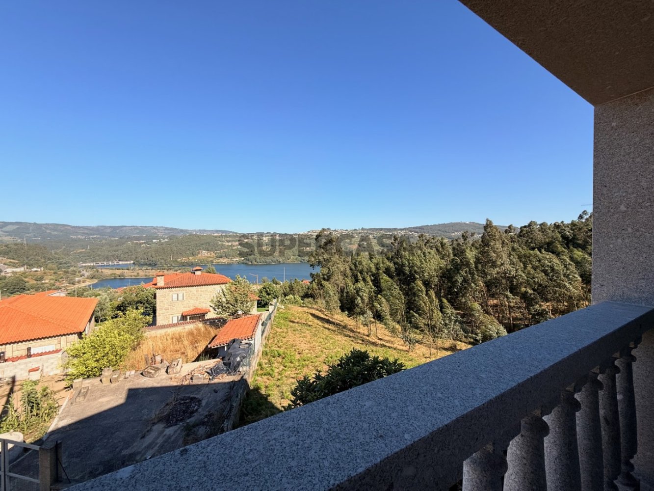 Дом с 3 спальнями в Марку ди Канавезиш, Португалия № 223988