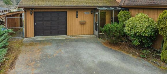 3 bedrooms House in British Columbia, Canada No. 1153 4