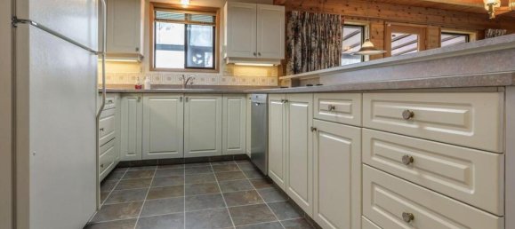 3 bedrooms House in British Columbia, Canada No. 1153 12