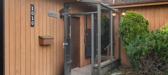 3 bedrooms House in British Columbia, Canada No. 1153 6