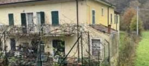 8 bedrooms House in Tornolo, Italy No. 305611 2