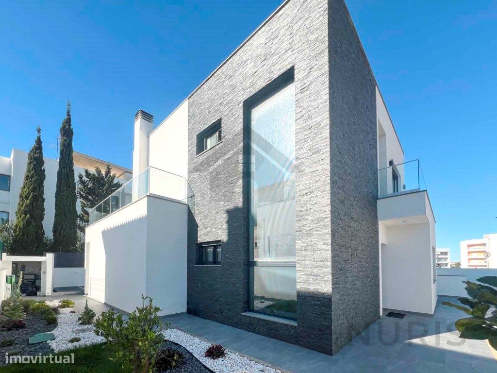 4 bedrooms House in Portimao, Portugal No. 116797