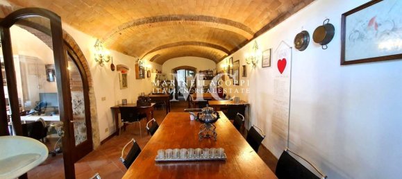 Дом с 30 комнатами в Кастеллина ин Кьянти, Италия № 57598 10