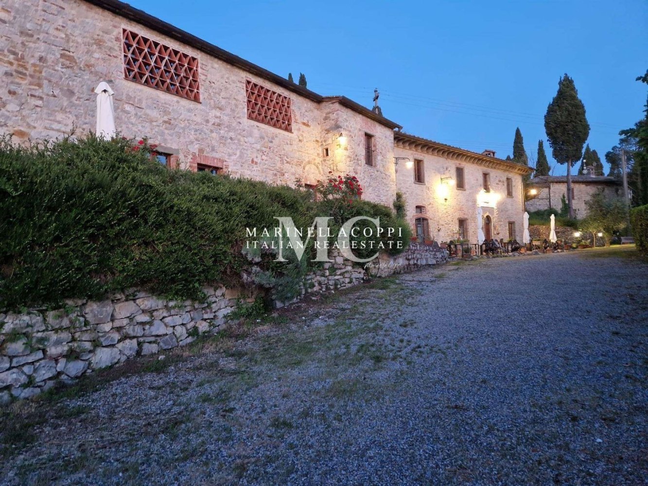 Дом с 30 комнатами в Кастеллина ин Кьянти, Италия № 57598