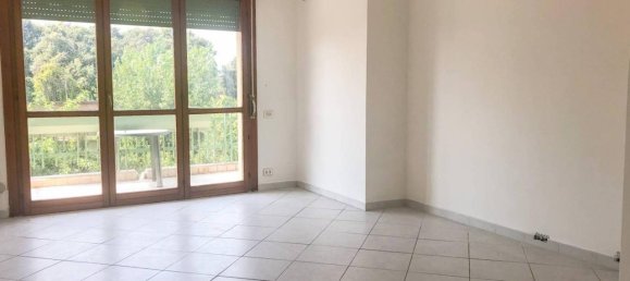 3-Zimmer Wohnung in Massa, Italy, Nr. 72515 2