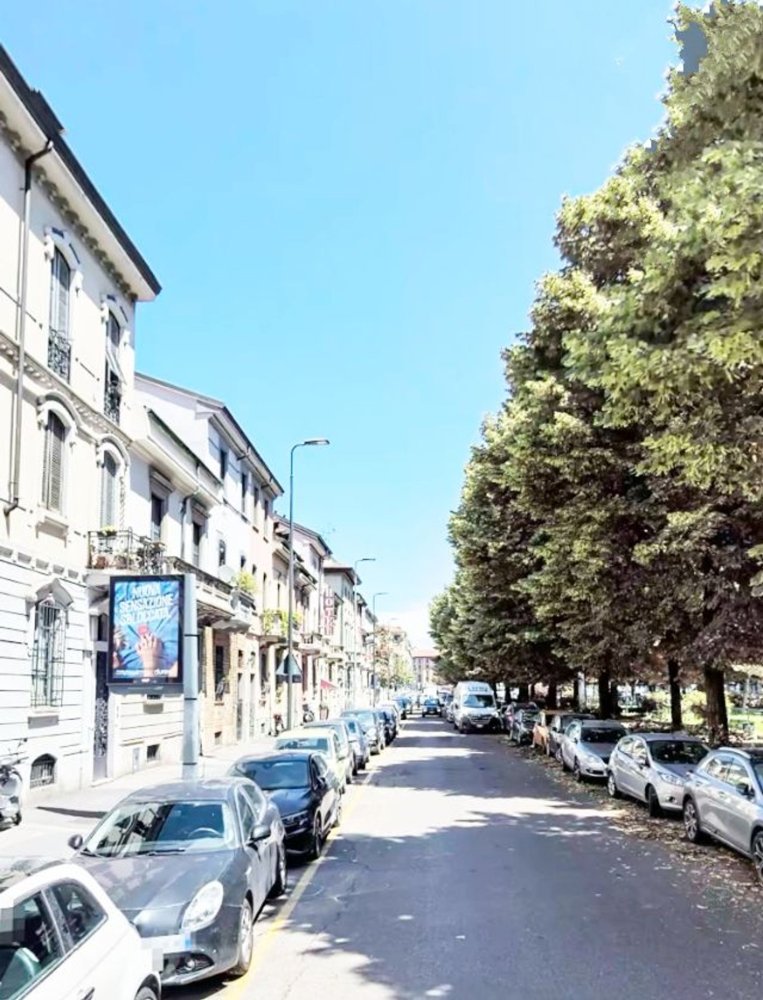 540m² Building in Milan, Italy No. 364759