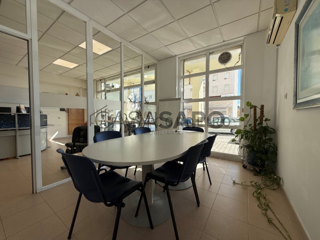 Gewerbliche Immobilie in Corroios, Portugal 123m², Nr. 336837