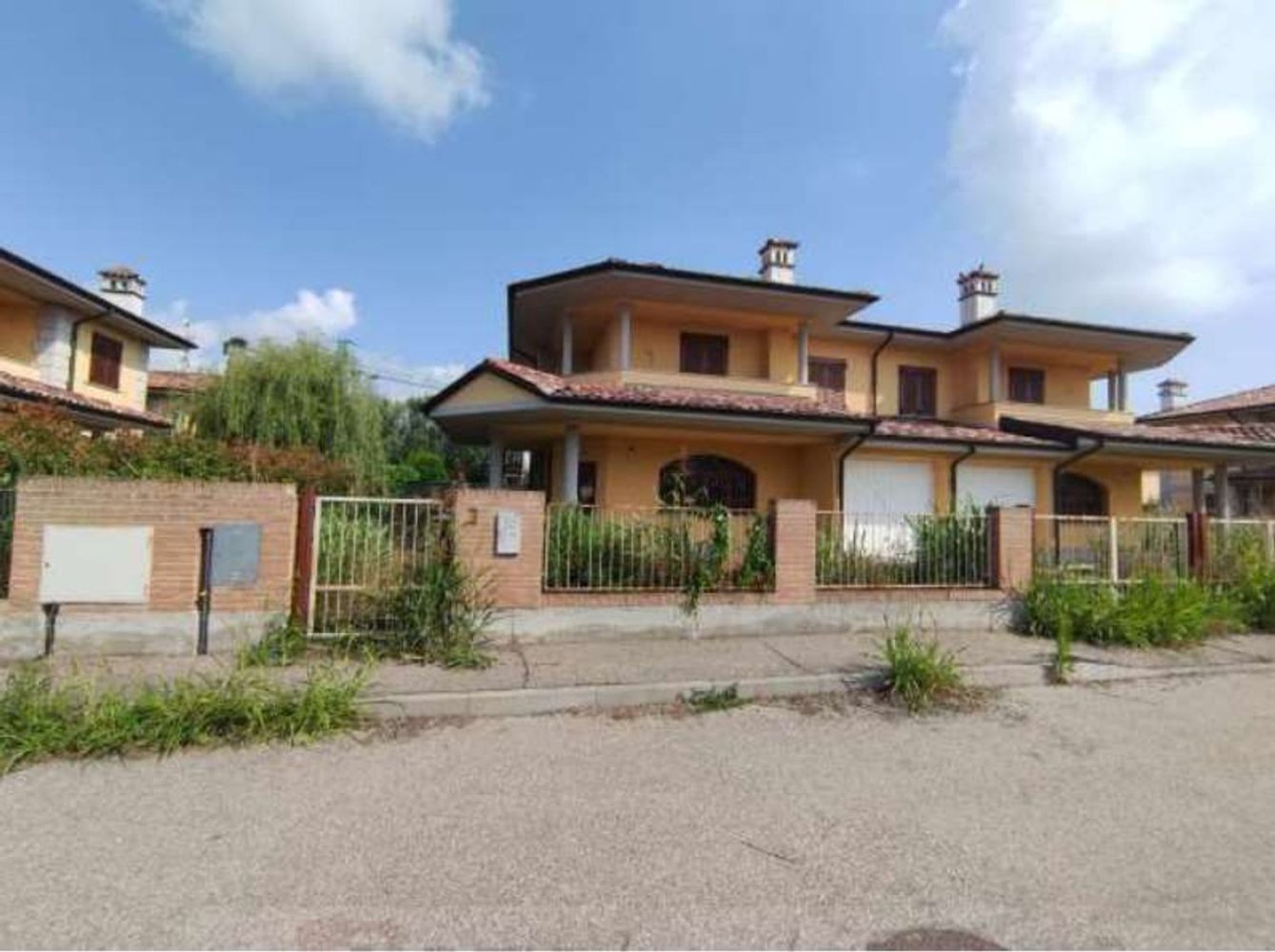 Apartamento de 7 habitaciónes en Roncaro, Italy No. 180250