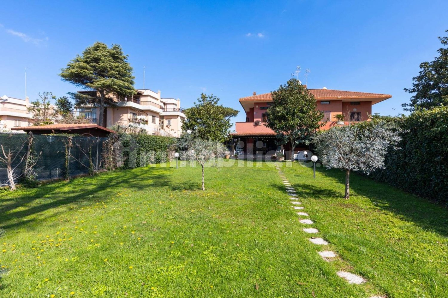 5 bedrooms Villa in Rome, Italy No. 283486
