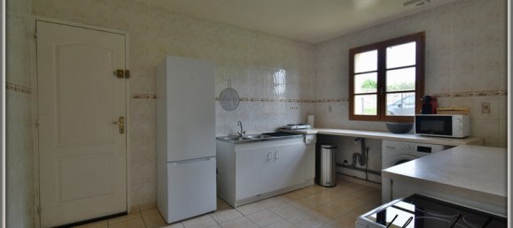 Дом с 3 спальнями в Нёйи-Сен-Фрон, Франция № 47559 7