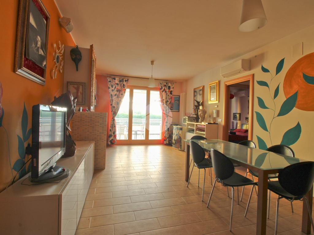 Apartamento T2 em Roseto degli Abruzzi, Italy N.º 371376