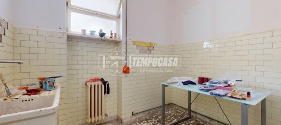 1 bedroom Apartment in Bari, Italy No. 335331 8