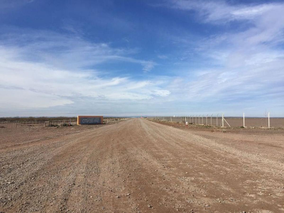 Terrain à Neuquen, Argentina No. 49274