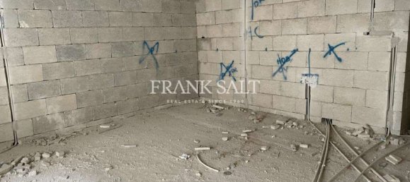 3 bedrooms Apartment in Birkirkara, Malta No. 1550 2