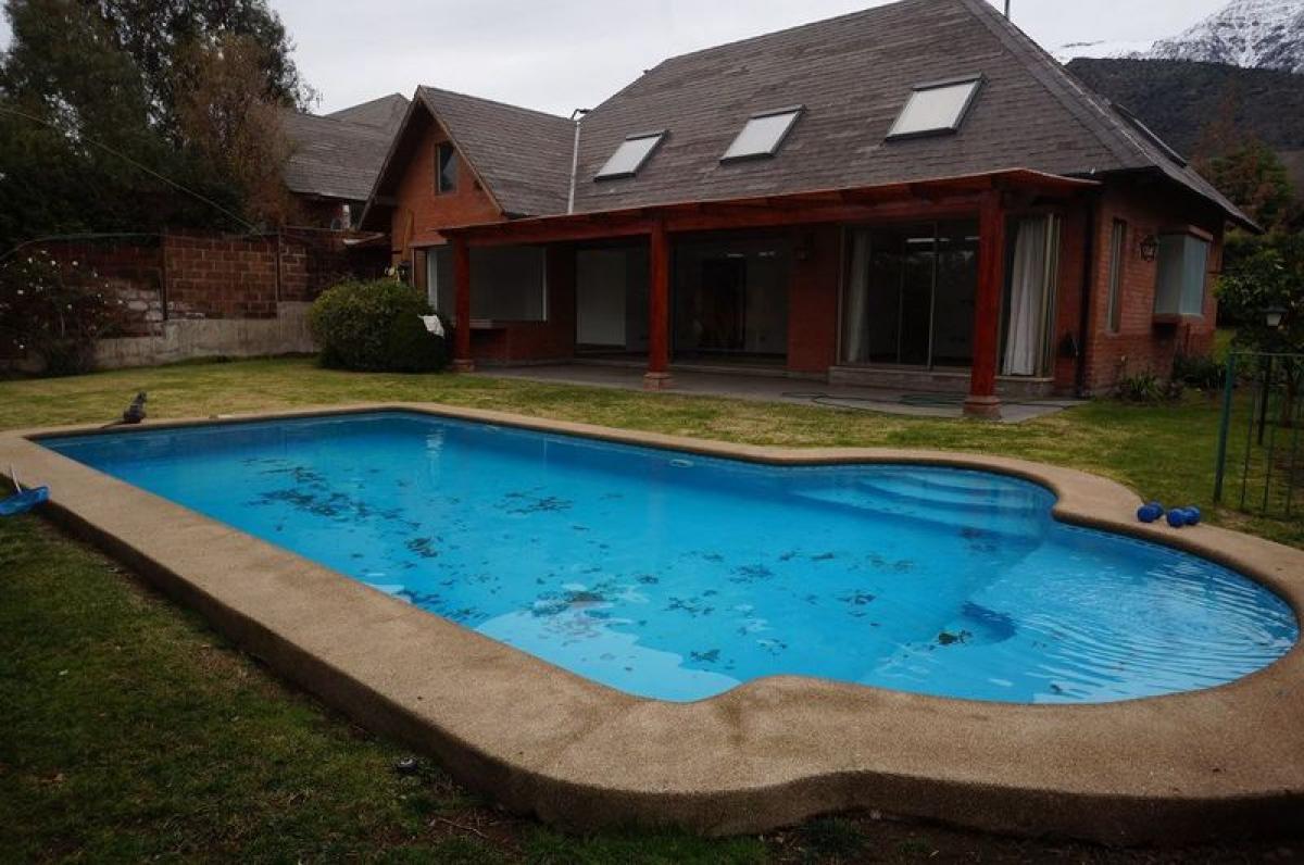 5 bedrooms House in Santiago, Chile No. 1619