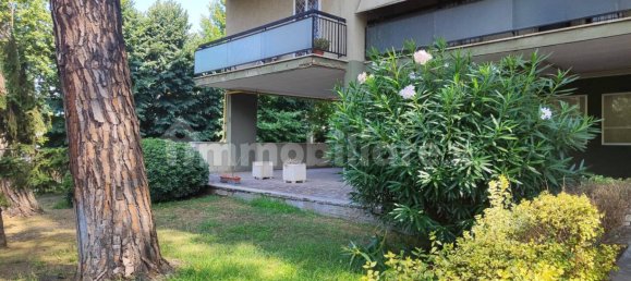 2 bedrooms Apartment in Rome, Italy No. 44738 6