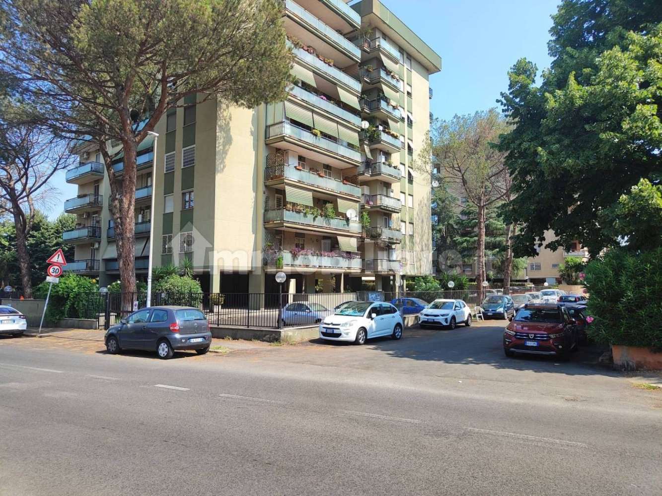 2 bedrooms Apartment in Rome, Italy No. 44738