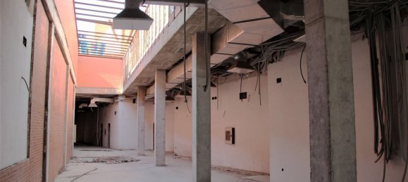 Bâtiment à Alicante, Spain 3972m² No. 66220 31