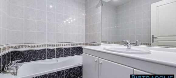 3 bedrooms Apartment in Lyon, France No. 343445 13