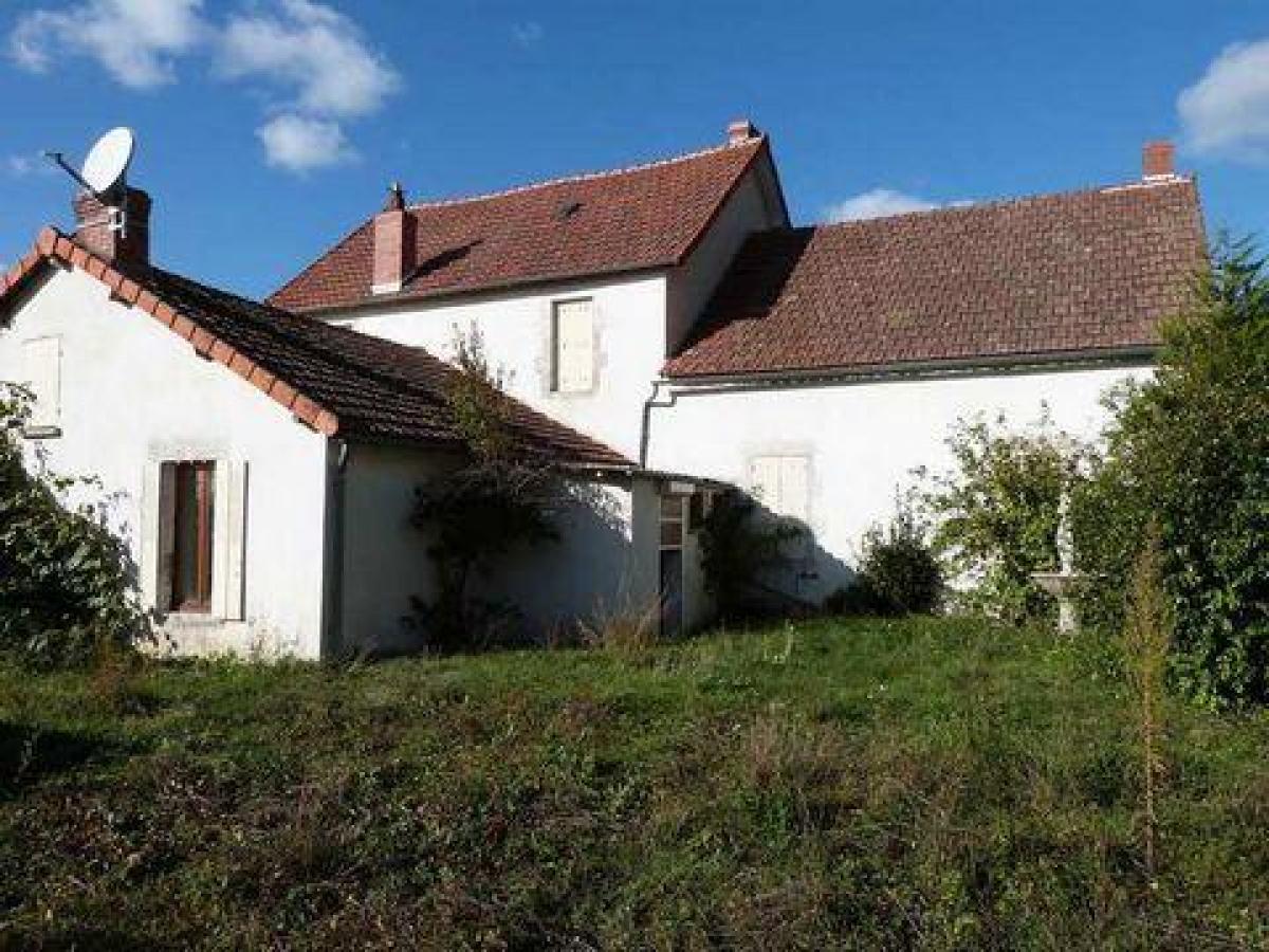 Casa T4 em Montmarault, France N.º 10594