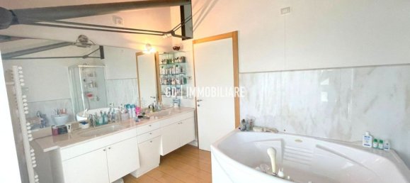 6 bedrooms Villa in Montebelluna, Italy No. 357309 23