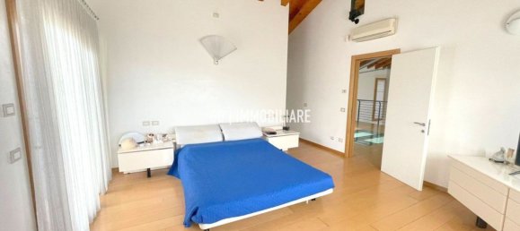 6 bedrooms Villa in Montebelluna, Italy No. 357309 17