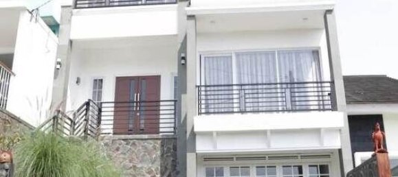 5 bedrooms House in Lembang, Indonesia No. 1271 6