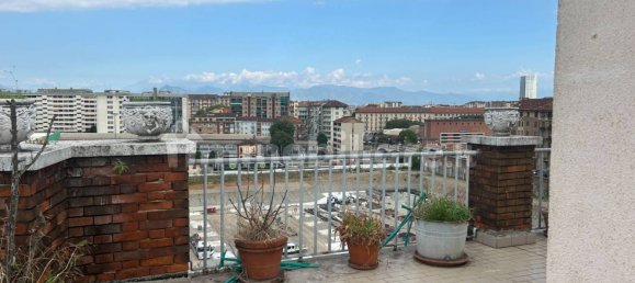2 bedrooms Penthouse in Turin, Italy No. 294611 9