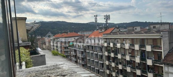 2 bedrooms Penthouse in Turin, Italy No. 294611 17