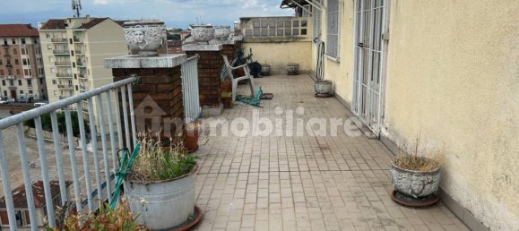 2 bedrooms Penthouse in Turin, Italy No. 294611 8