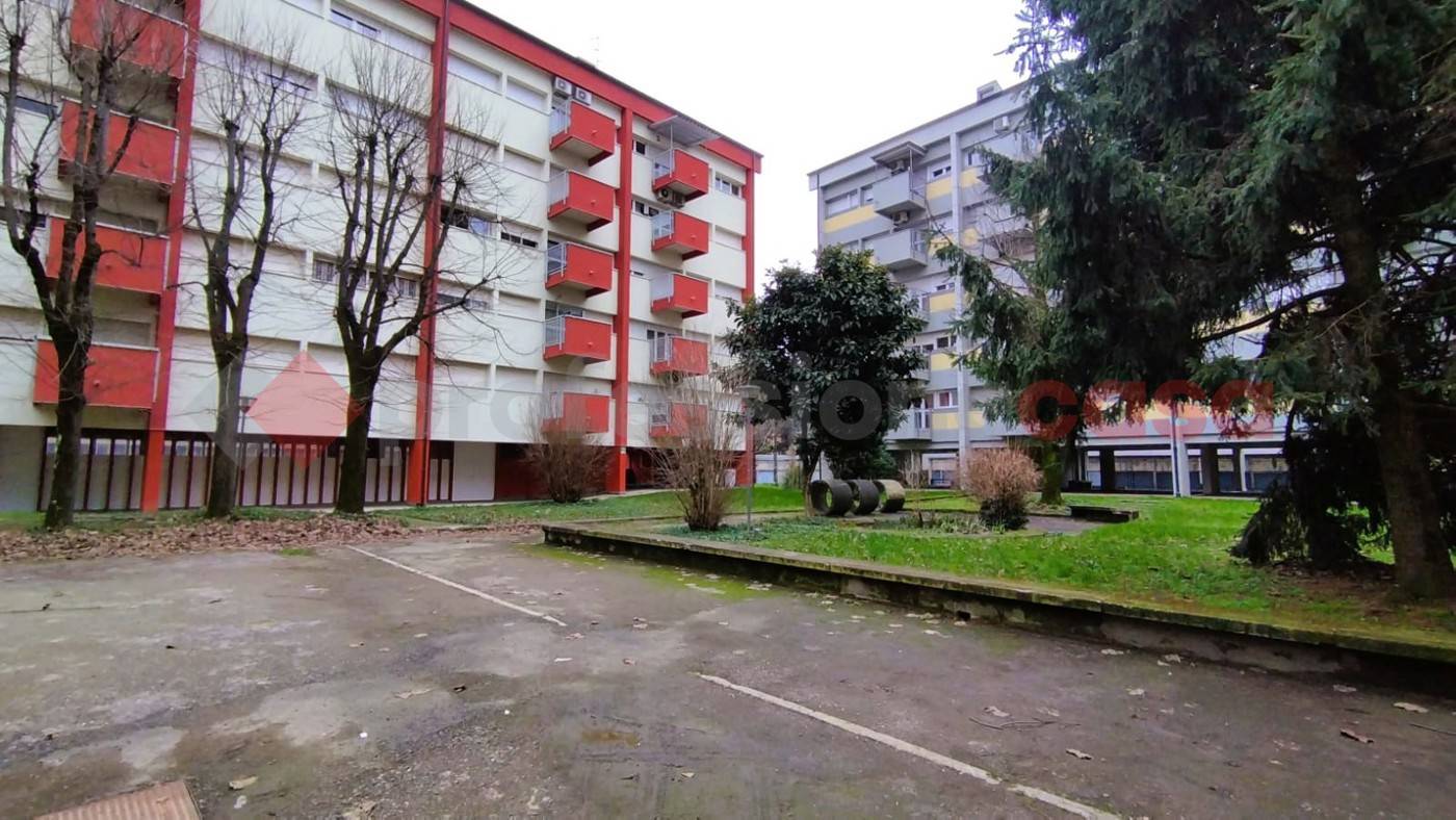 Apartamento de 4 divisões em Locate di Triulzi, Italy N.º 191025