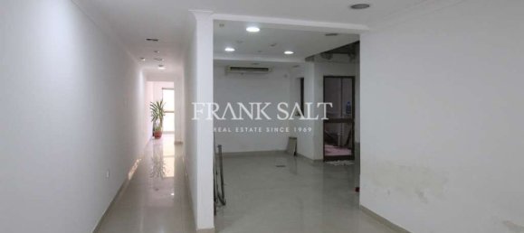 Oficina en Sliema, Malta 200 m² No. 12208 3