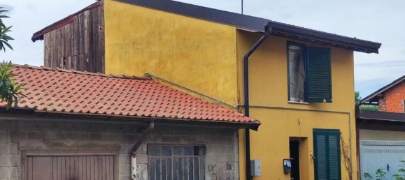 Casa de 3 habitaciónes en Fino Mornasco, Italy No. 6842 15