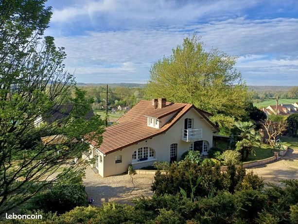 Casa de 4 dormitorios en Compiegne, France No. 310300