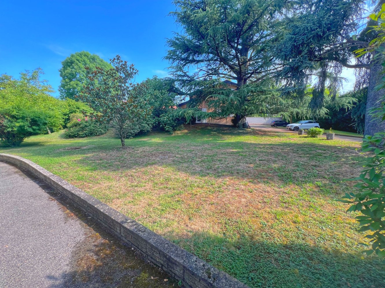 Земельный участок с 3 спальнями в Шасьё, Франция № 330943