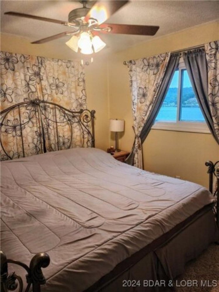 4 bedrooms House in Camdenton, USA No. 388757