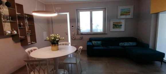 3 rooms Apartment in Carrara, Italy No. 79019 5