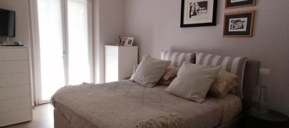 3 rooms Apartment in Carrara, Italy No. 79019 10