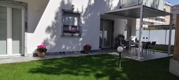 3 rooms Apartment in Carrara, Italy No. 79019 17