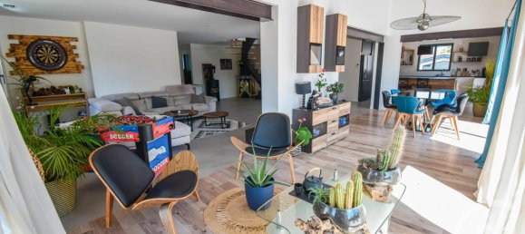 4 bedrooms Castles in Morance, France No. 358580 14