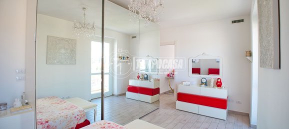 Ático de 3 habitaciónes en Vercelli, Italy No. 291116 19