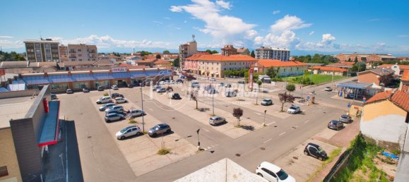 Ático de 3 habitaciónes en Vercelli, Italy No. 291116 40