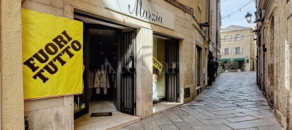 Propiedad comercial en Sassari, Italy 80 m² No. 73185 8