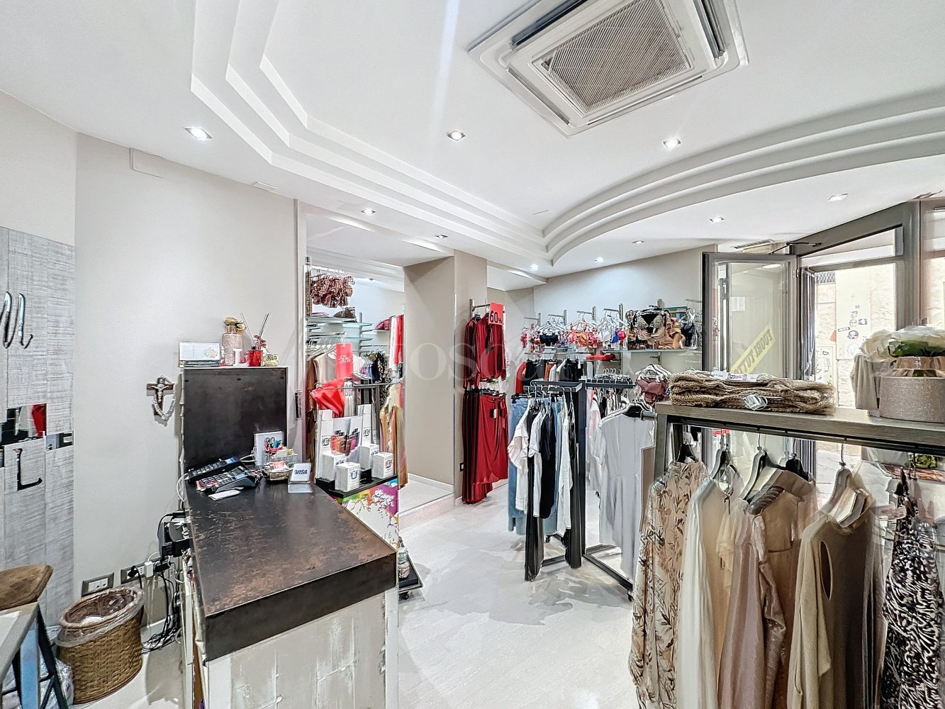 Propiedad comercial en Sassari, Italy 80 m² No. 73185