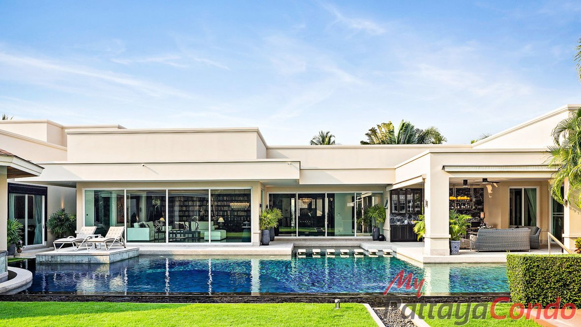 8 bedrooms Cafe / restaurant in Pattaya, Thailand No. 3010