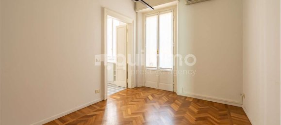 3 bedrooms Apartment in Milan, Italy No. 345785 9