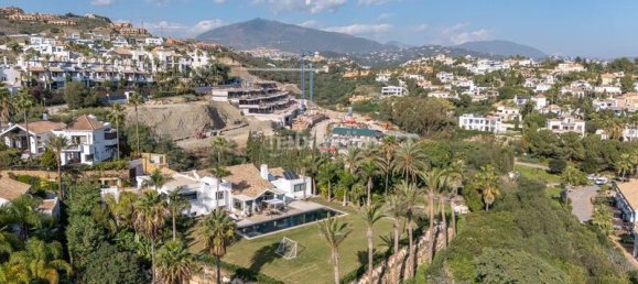 5 غرف نوم فيلا في El Paraiso, Spain رقم 57403 41